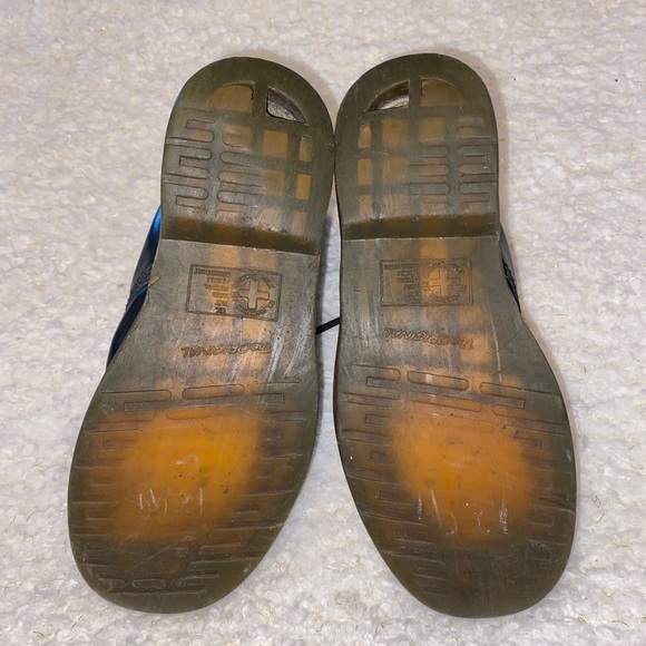 DOC MARTENS Size 9 - Picture 7 of 8